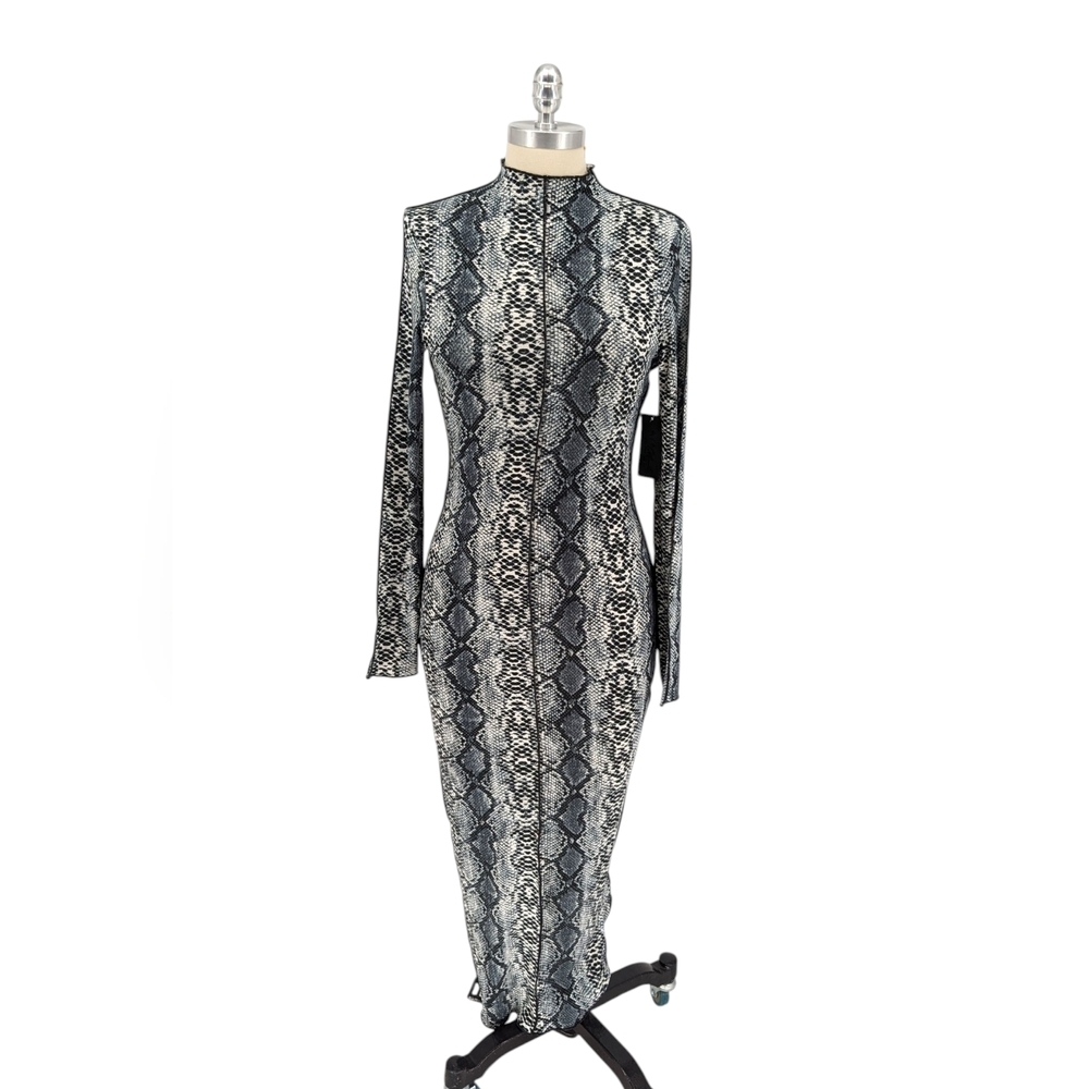 00324 NEW All You Are Snakeskin Print Knit Bodycon Dress Black White size Large